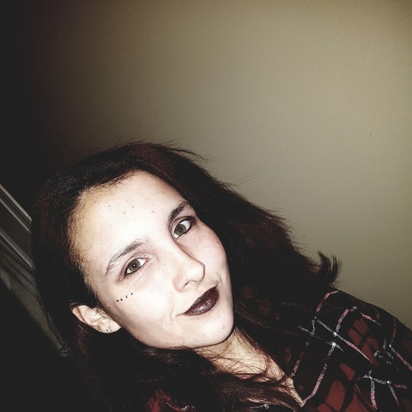 Meet your Posher, Vanessa - Picture 1 of 1